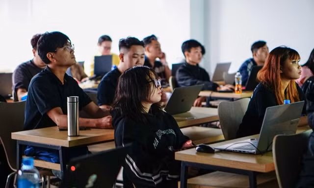Ngành Data thời AI: Dân tài chính, ngân hàng tăng tốc học dữ liệu để không “lạc hậu”