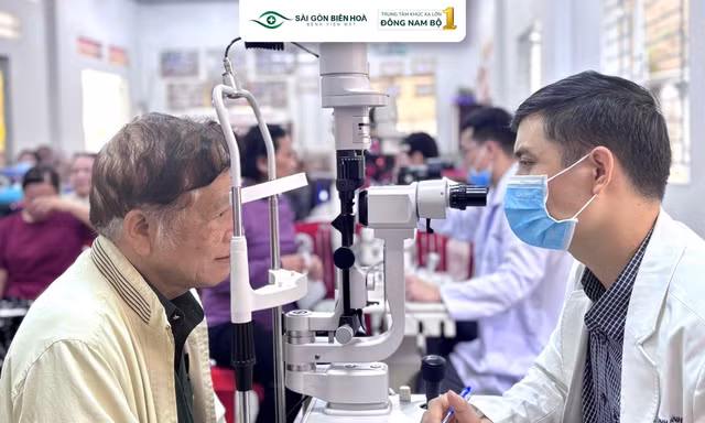 Bệnh viện Mắt Sài Gòn Biên Hòa tổ chức khám và phát thuốc miễn phí tại Hóc Môn