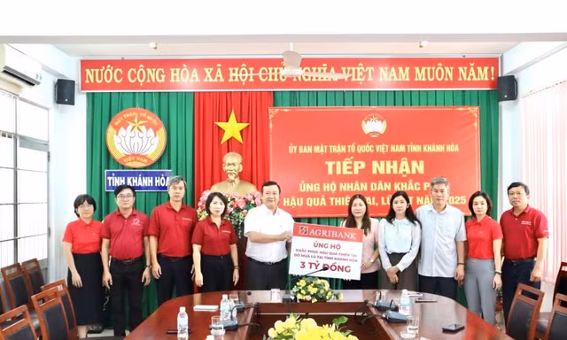 Agribank hỗ trợ khẩn cấp 11 tỷ đồng các tỉnh Nam Trung Bộ và Tây Nguyên
