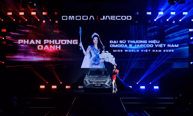 Hoa hậu Phan Phương Oanh trở thành đại sứ thương hiệu của Omoda & Jaecoo Việt Nam tại lễ ra mắt xe super hybrid C5 SHS-H