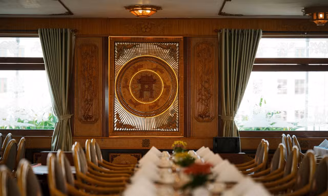 The Chic Vibes – Hành trình khám phá hương vị gà theo phong cách tinh tế tại Rex Hotel Saigon