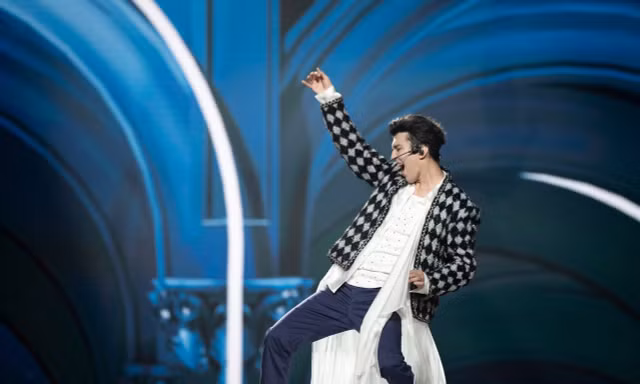 Dimash Kudaibergen: Tại sao cả thế giới “phát cuồng” trước một giọng hát?