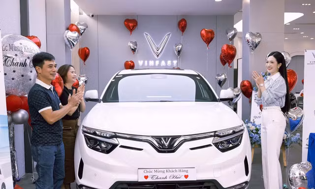 Vingroup khẩn cấp hỗ trợ khách hàng giảm áp lực giá xăng dầu