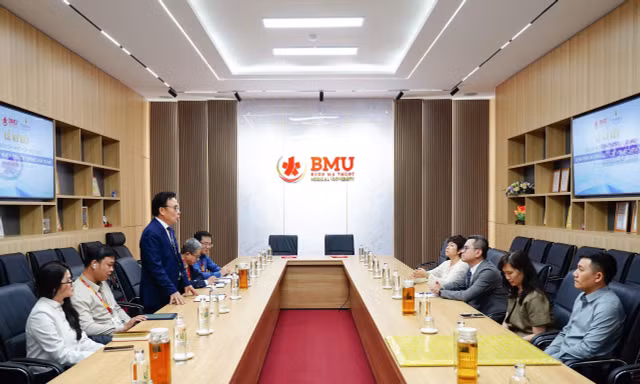 Cơ hội sinh viên y khoa tiếp cận môi trường làm việc chuyên nghiệp, hiện đại 