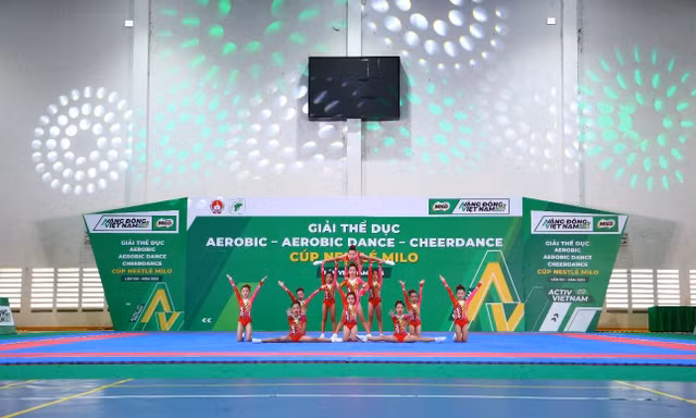 Mãn nhãn với màn trình diễn của 68 đội tại Giải thể dục Aerobic Cúp MILO lần VIII
