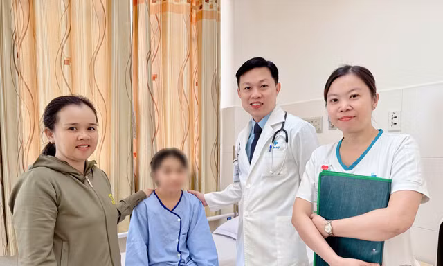 Bé gái ở Cần Thơ thoát khỏi ca mổ tim hở, chỉ sau 45 phút can thiệp