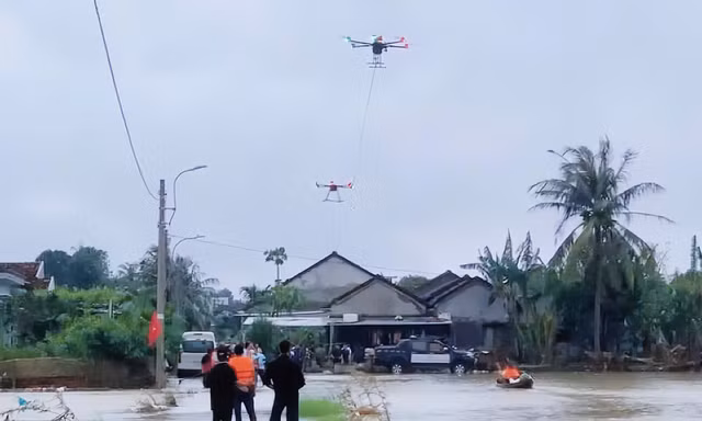 Những chuyến bay 'đắng lòng' miền Trung