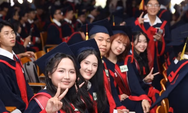Lễ tốt nghiệp nhiều cảm xúc của sinh viên STU – 2025