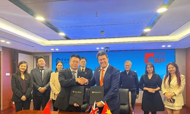 BUV và Trung tâm Dịch vụ Trao đổi Học thuật Trung Quốc hợp tác chiến lược nhằm thúc đẩy trao đổi quốc tế