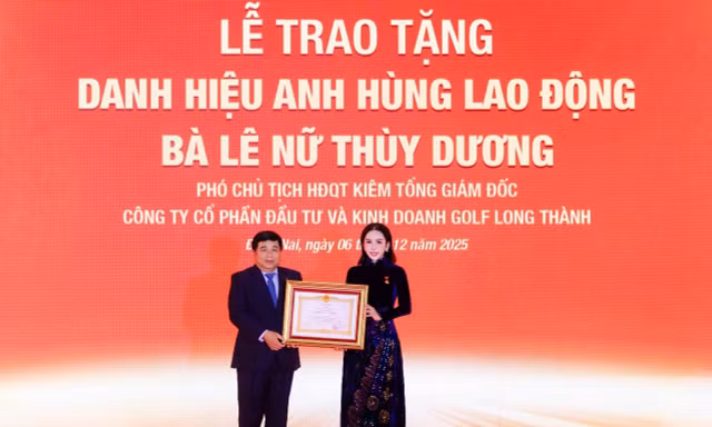 Phó Chủ tịch Tập đoàn KN Holings Lê Nữ Thùy Dương được phong tặng danh hiệu Anh hùng Lao Động