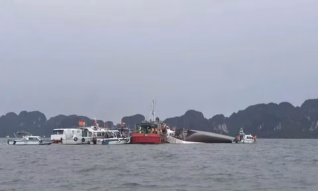 Chính quyền địa phương cùng các lực lượng chức năng đang đẩy mạnh công tác kiểm tra, đảm bảo an toàn giao thông thủy, đồng thời nâng cao năng lực ứng phó thiên tai và xử lý sự cố, nhằm bảo vệ tốt nhất cuộc sống người dân và du khách.