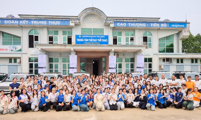 Hành trình Từ Trái Tim đánh thức khát vọng cho thanh niên nơi nguồn cội cách mạng