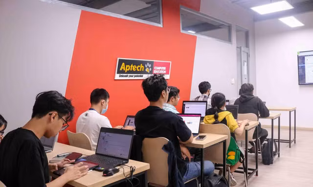 Nguy cơ con người mất khả năng hoàn thành công việc khi AI 'sập'