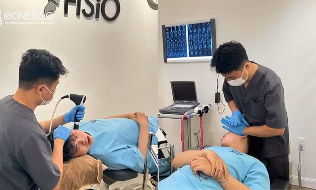 Lệch mặt, đau khớp hàm kéo dài: Vì sao nhiều người tìm đến iBONE FiSiO