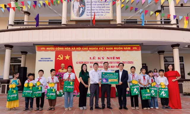 Nestlé trao tặng phòng máy tính giúp học sinh tiếp cận công nghệ
