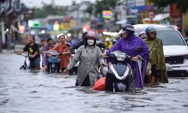 Nhẹ gánh âu lo nhờ có MB bảo vệ nguồn thu nhập mùa bão
