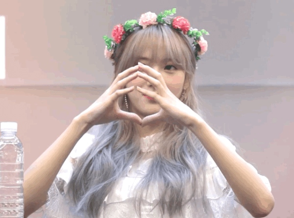 Luda (Cosmic Girls) làm rất chuẩn rồi
