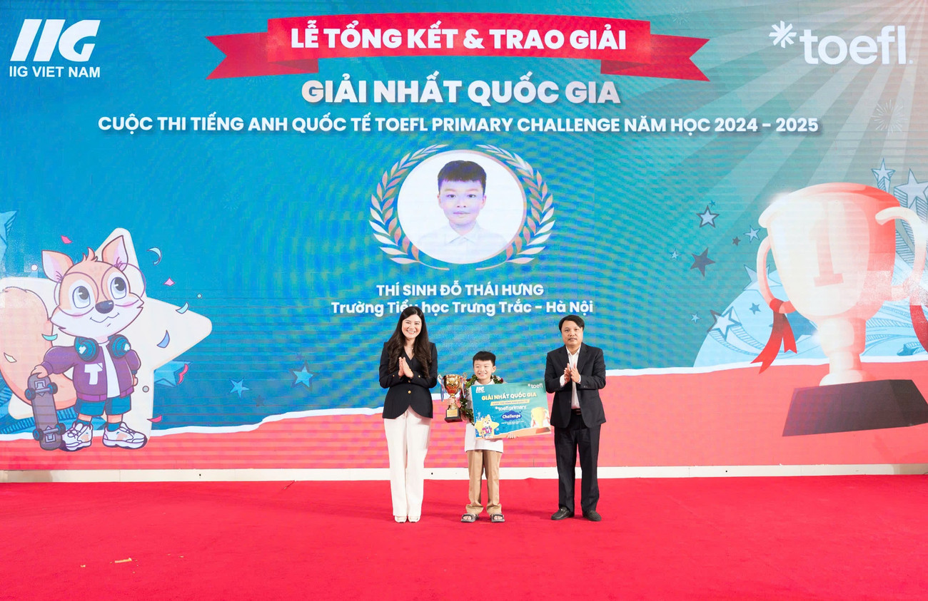 Ban Tổ chức trao giải Nhất quốc gia cho em Đỗ Thái Hưng, 7 tuổi, đạt tuyệt đối 900/900 điểm bài thi quốc tế TOEFL Junior 1tieng-anh-toefl-challenge.jpg