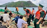 Cứu 5 ngư dân rơi xuống nước ở vùng biển Côn Đảo
