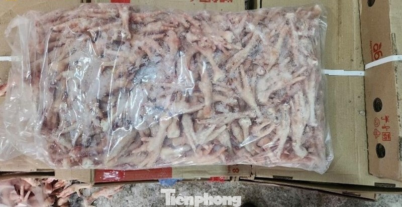 Thu giữ trên 3,5 tấn chân gà ‘bẩn’ ở khu vực biên giới