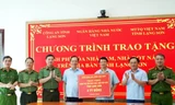 Trao kinh phí hỗ trợ xóa nhà tạm, nhà dột nát trên địa bàn tỉnh Lạng Sơn. 