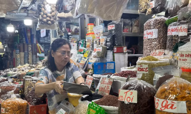 Miễn thuế hộ kinh doanh: Vấn đề không chỉ ở ngưỡng 500 triệu hay 1 tỷ đồng?