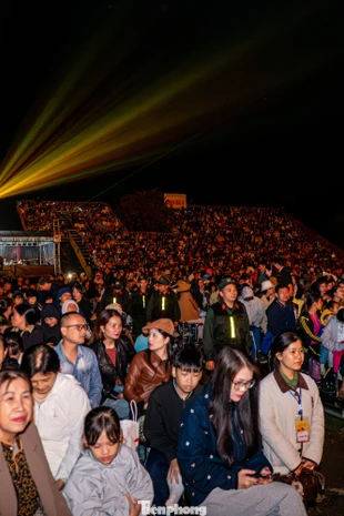 Mãn nhãn chương trình nghệ thuật "Miền thiêng di sản - Tỏa sáng hào quang" tại Yên Tử