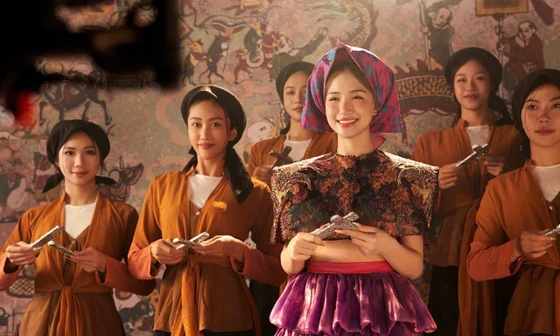 Hòa Minzy trong MV Bắc Bling