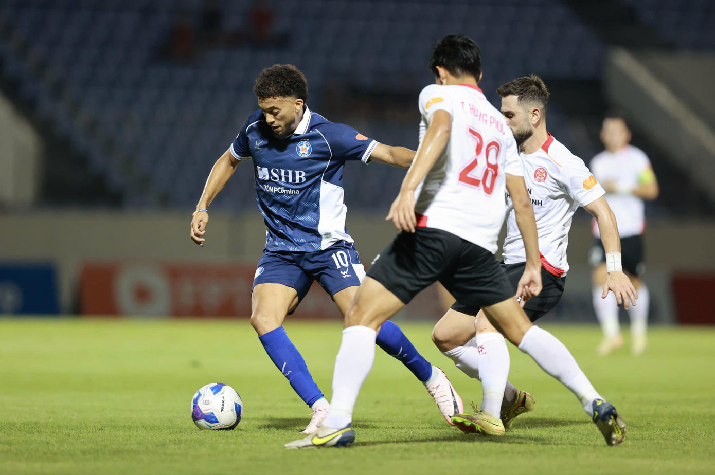 SHB Da Nang ស្ថិតនៅបាតតារាង V.League តើពិបាកផ្ដោតលើ National Cup ដែរឬទេ? anh-chup-man-hinh-2025-11-16-luc-084510.png