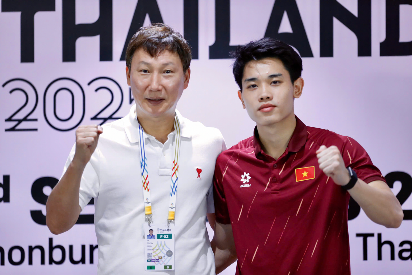 Dinh Bac a jucat un rol cheie în crearea ambelor goluri marcate de Vietnam U22 împotriva Malaeziei U22 (foto de Huu Pham). anh-chup-man-hinh-2025-12-11-luc-184350.png