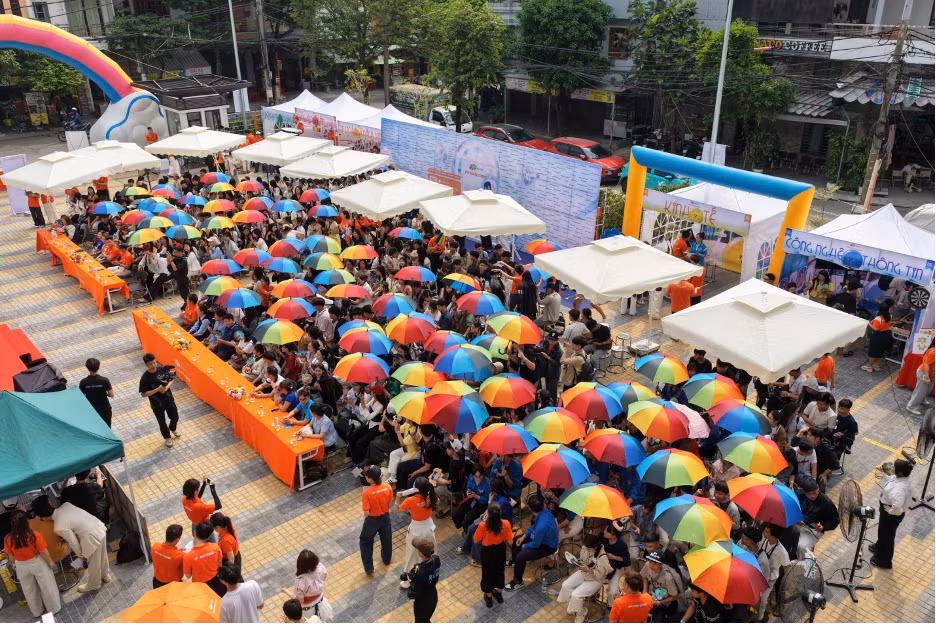 Toàn cảnh sự kiện.