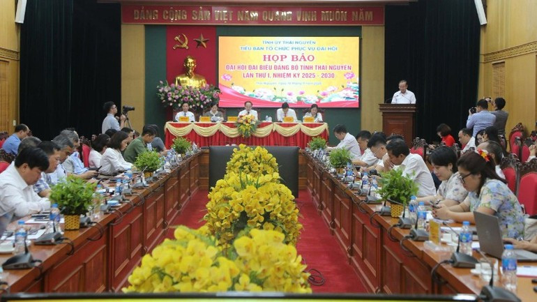 Họp báo có sự tham gia đông đảo của các cơ quan báo chí. (Ảnh: TUẤN SƠN)