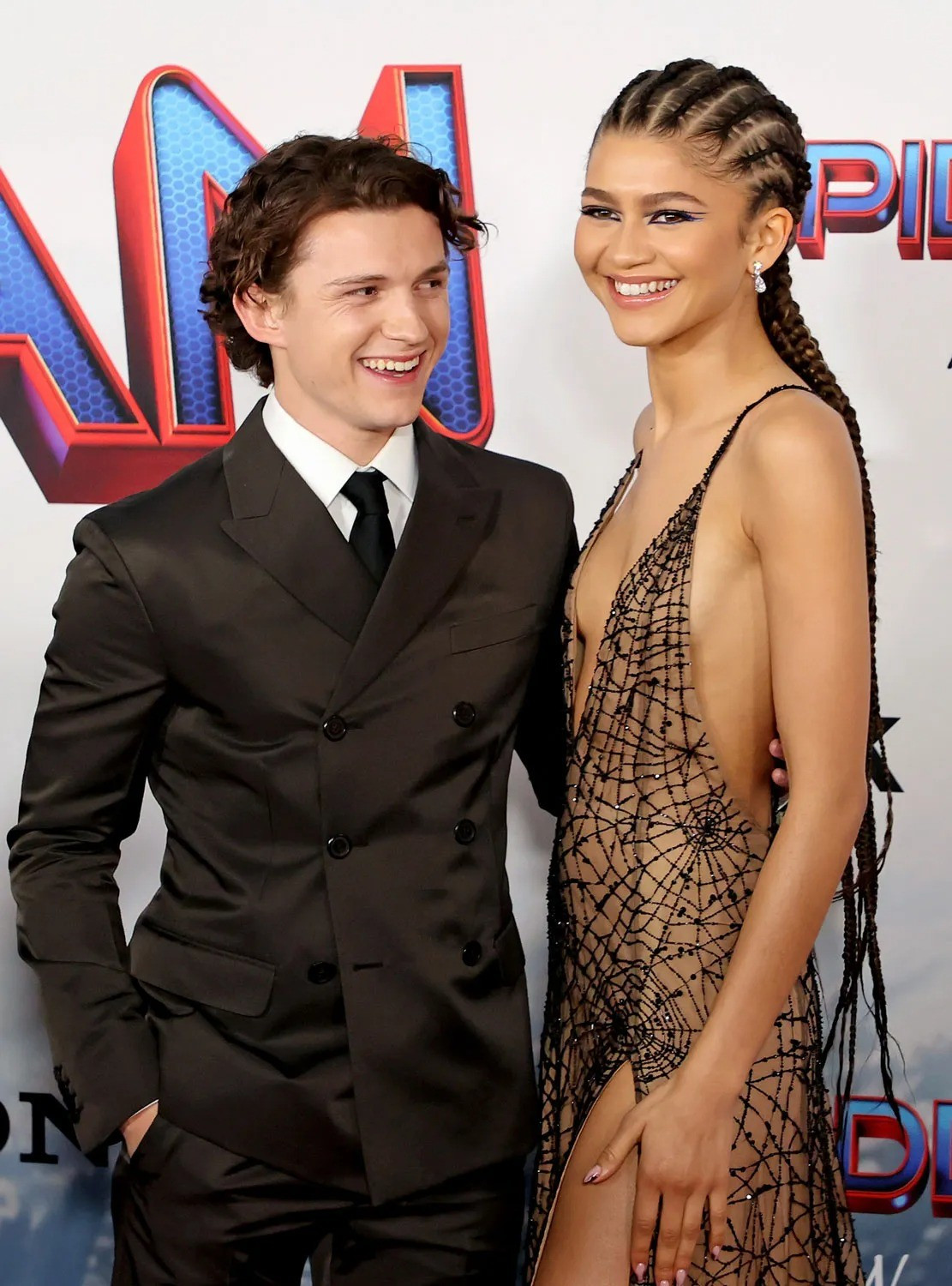 zendaya-tom-holland-2-021726-ed8.jpg