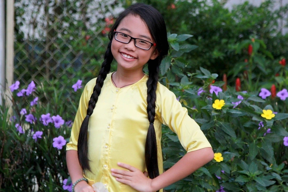 Phương Mỹ Chi thời mới bước vào nghề. Ngay cả khi trở thành Á quân The Voice Kids 2013, cô vẫn không tin mình đủ khả năng đi xa vì ngoại hình khác biệt. Lúc đó, cô mang trong mình những định kiến rằng nghệ sĩ phải xinh đẹp, phải chuẩn mực, còn mình không có gì nổi bật ngoài giọng hát. 11-9039.jpg
