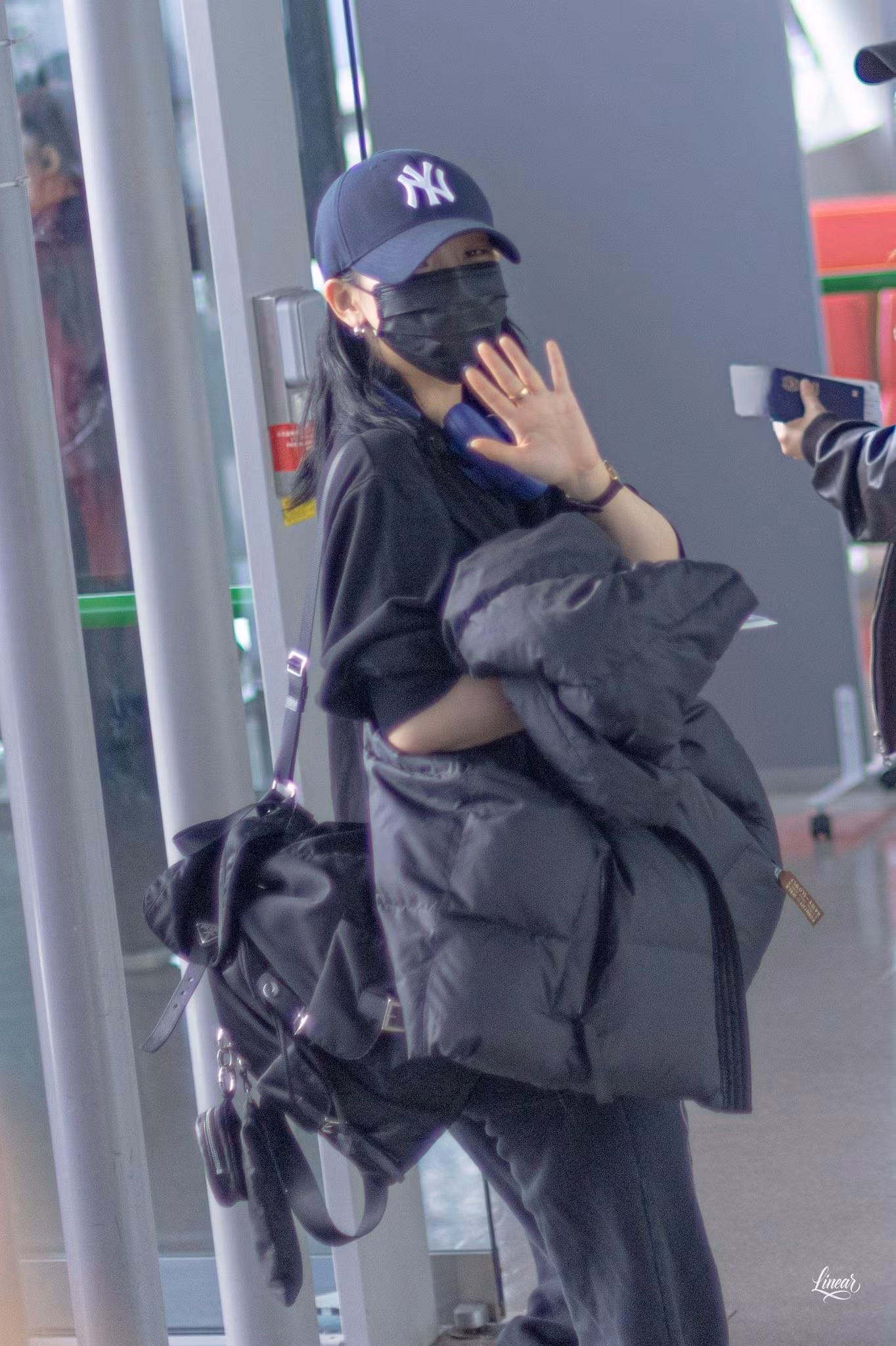 g60k05ka0aqqomo.jpg