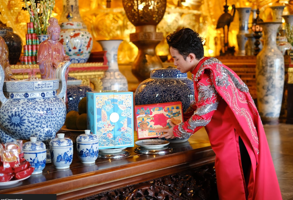 Một cảnh quay trong MV “Một vòng Việt Nam” của Bảo Ngọc kết hợp ca sĩ Tùng Dương