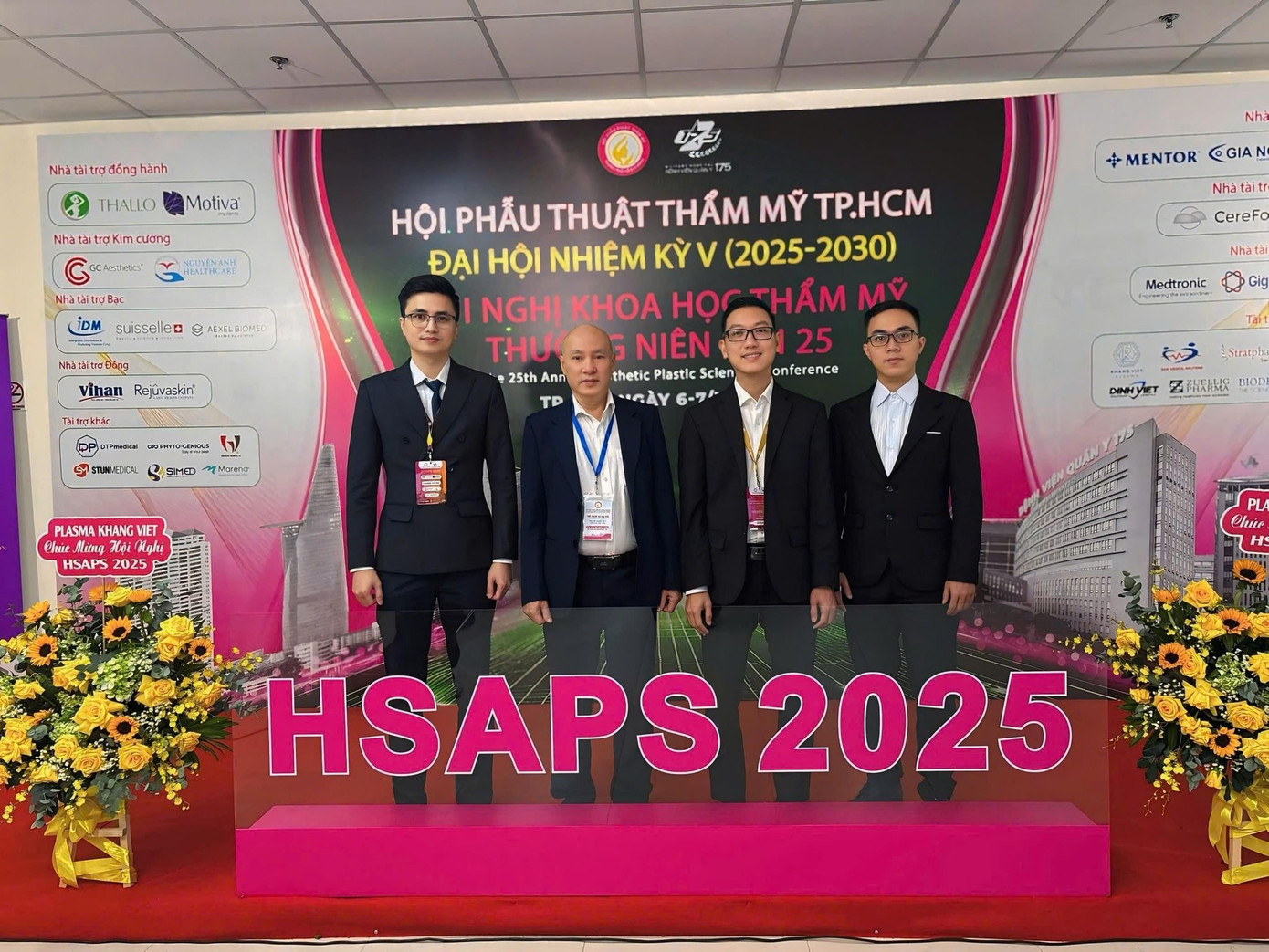 ThS. Bác sĩ Vũ Văn Thức báo cáo khoa học tại Hội nghị Khoa học Thẩm mỹ Quốc tế HSAPS năm 2025.