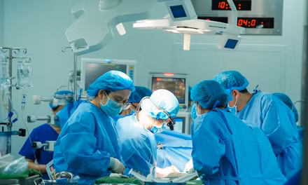 Em trai hiến gan cứu anh bị ung thư