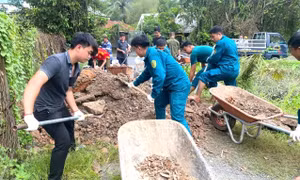 Hồ Dầu Tiếng nâng mức xả lũ đến 200 m3/s