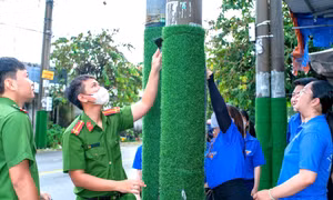 Tuổi trẻ TPHCM ra quân ‘Ngày thứ Bảy văn minh’ dọn đường phố đón Quốc khánh