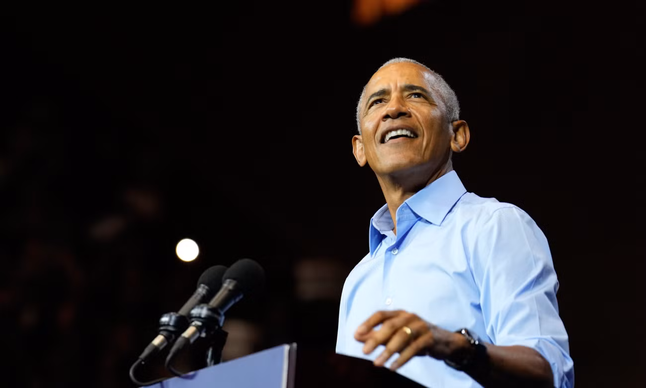 Ông Obama chỉ trích Tổng thống Trump, chê Nhà Trắng như ‘nhà hàng’