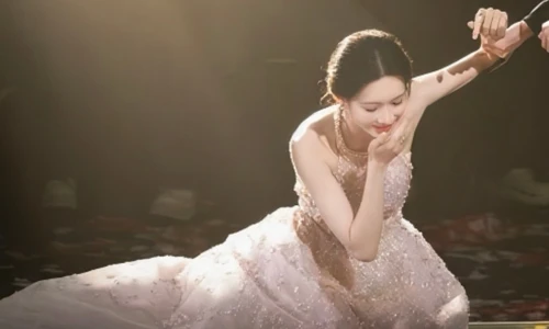 Cú ngã khiến 400 triệu người trầm trồ