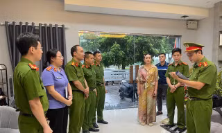 Vợ ông trùm giang hồ 'Vi ngộ’ bị khởi tố 
