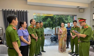 Vợ ông trùm giang hồ 'Vi ngộ’ bị khởi tố 