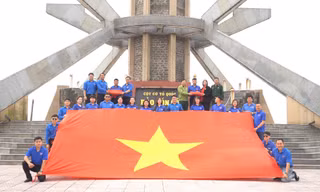 Tuổi trẻ hướng về Cồn Cỏ trong 'Tháng Ba Biên giới' 