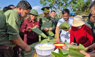 ‘Xuân Biên phòng - Ấm lòng dân bản’ mang Tết đến vùng biên Quảng Trị 