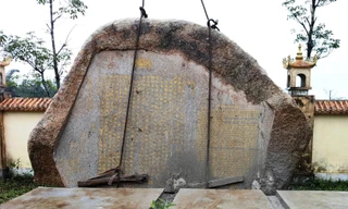 Khắc Chiếu Cần Vương lên bia đá 11 tấn 