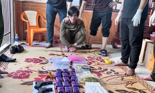 Bắt ông trùm ở Quảng Trị, thu giữ gần 14 kg ma túy cùng 2 súng quân dụng 