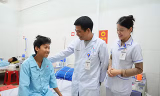 Quảng Trị: Cứu sống ngoạn mục nam sinh bị tai nạn giao thông 'nằm bên cửa tử' 