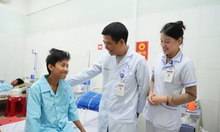 Quảng Trị: Cứu sống ngoạn mục nam sinh bị tai nạn giao thông 'nằm bên cửa tử' 